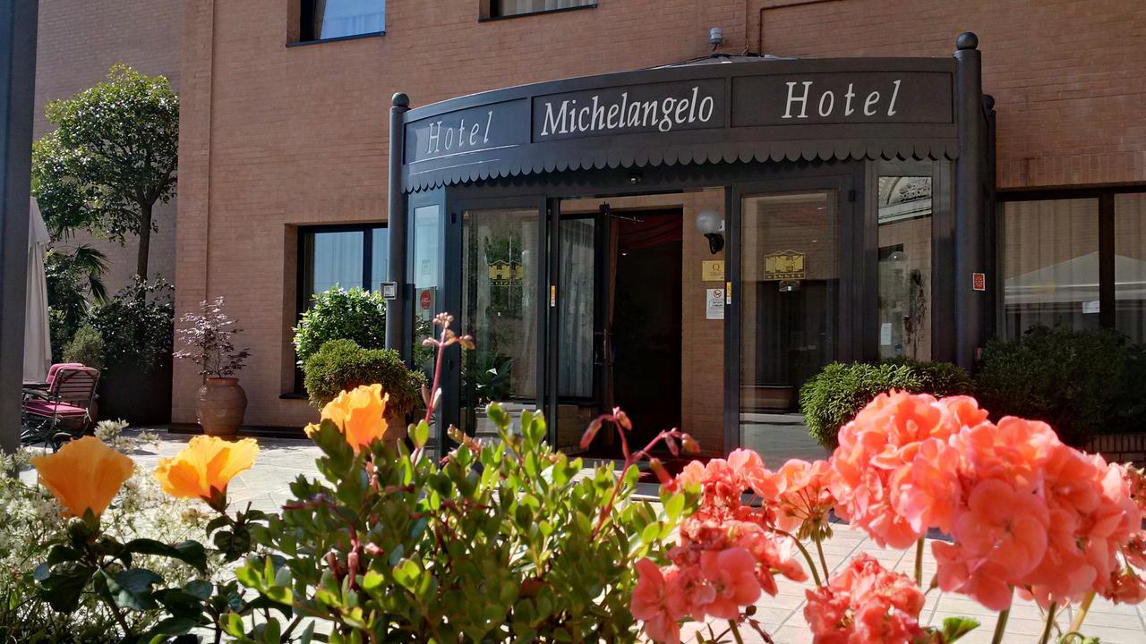 Hotel Michelangelo ซัสเซาโล ภายนอก รูปภาพ