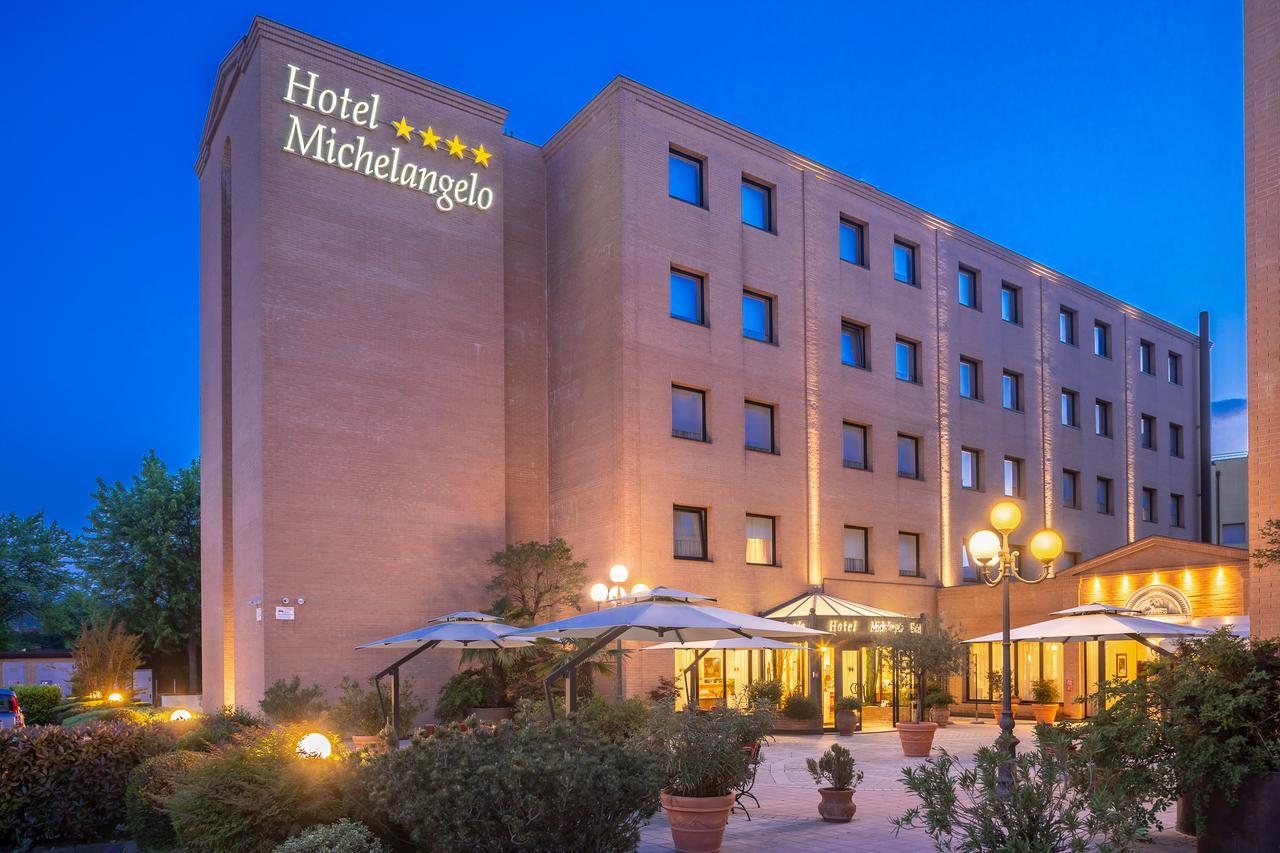 Hotel Michelangelo ซัสเซาโล ภายนอก รูปภาพ